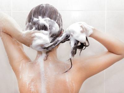 Shampoo: tutti gli errori più comuni del lavaggio dei capelli