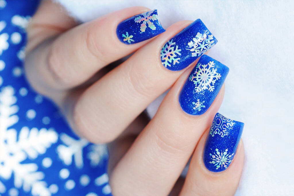 Blue Christmas nails