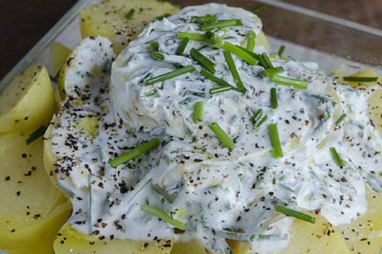 Insalata di patate e kefir, una ricetta vegetariana facile