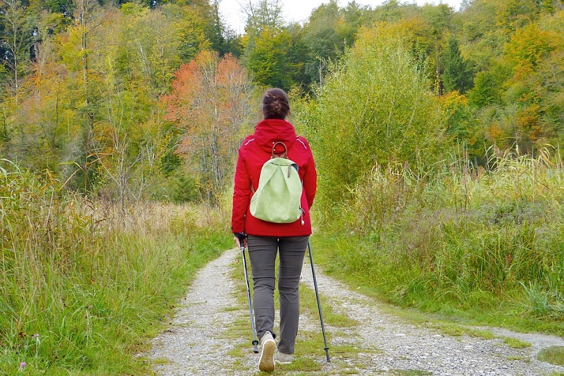 donna che passeggia