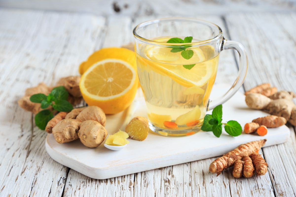 ginger and lemon herbal tea