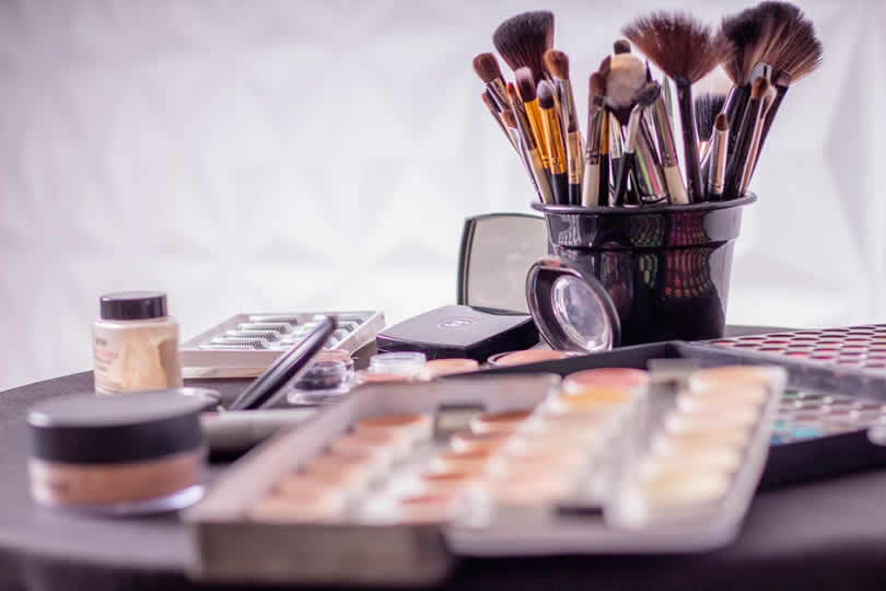 Lenti a contatto e trucco