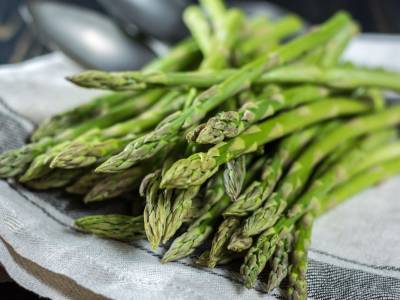 Asparagi, che bontà! Ecco tutti i benefici e le proprietà di questo ortaggio