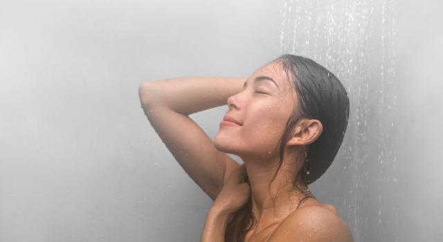 Quante volte si dovrebbe fare la doccia? La risposta è sorprendente