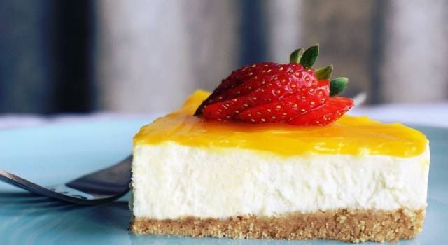 Cheesecake al limone: ingredienti e ricetta per un dolce fresco e goloso
