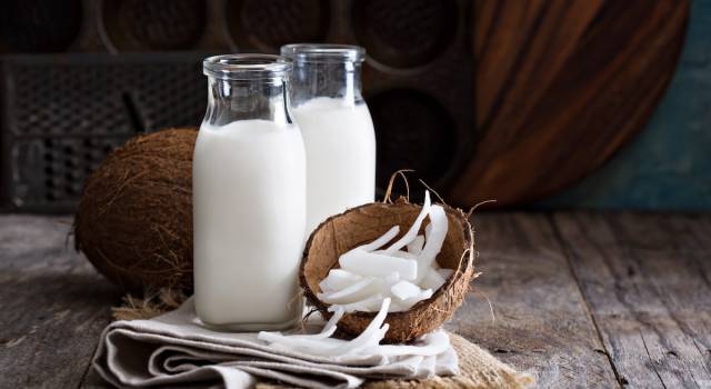 Latte di cocco: tutti gli usi e i benefici