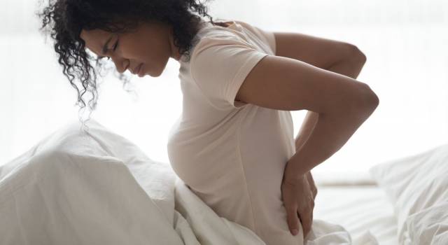Dolore lombare: cause, sintomi e cura del mal di schiena