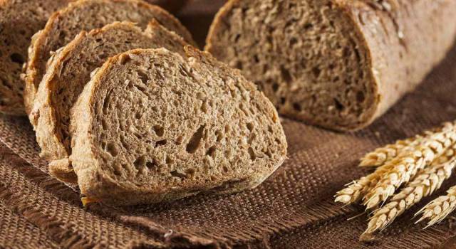 Dieta con pane integrale: ecco perché fa bene alla salute