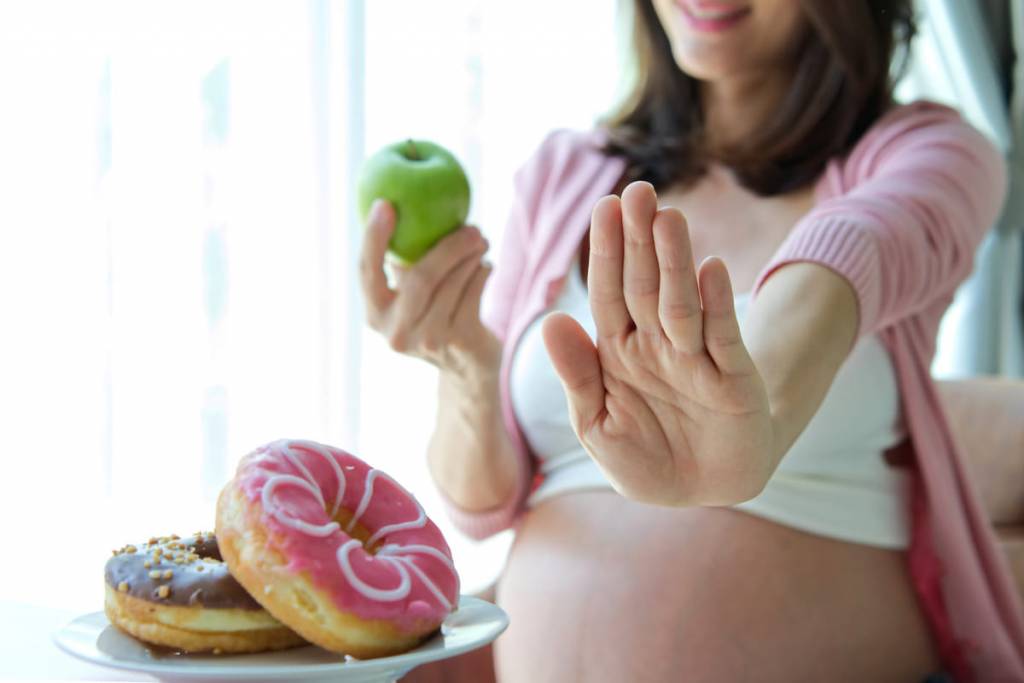 donna incinta cibo
