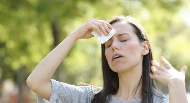 Insolazione: cause, sintomi e come prevenire un colpo di sole