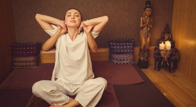 Cos’è il massaggio thailandese e quali effetti benefici ha su corpo e mente?