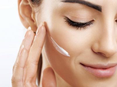 Creme viso notte: i benefici per la pelle