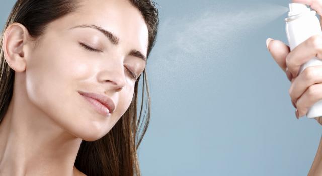 Stop acne da mascherina? Per la beauty routine c&#8217;è un rimedio infallibile!