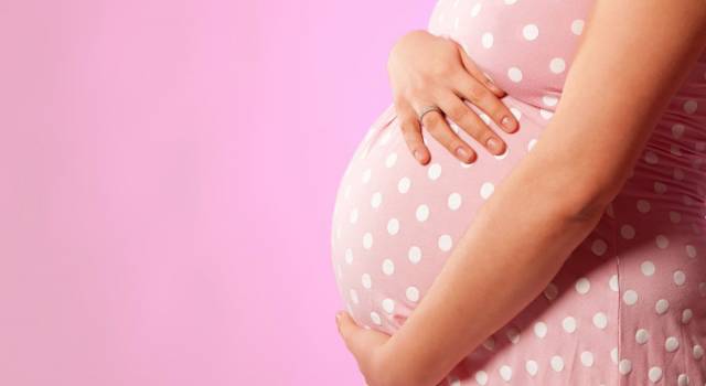 Ritenzione idrica in gravidanza: perché si presenta e come combatterla