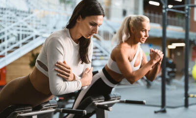 ragazze allenamento esercizio iperestensione palestra