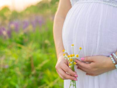 Camomilla in gravidanza: perché i medici ne sconsigliano l’assunzione?