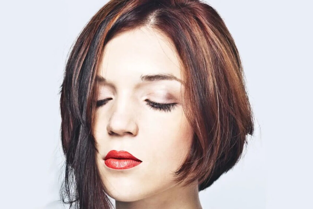 asymmetrical cut for short hair for women